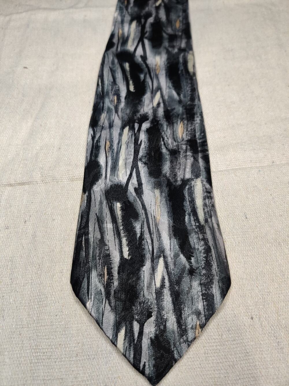 Vintage David Taylor 100% Silk Gray Short Clip-On Tie 3.5"x20"